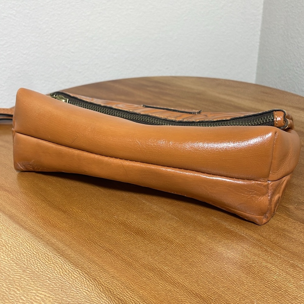 Patricia Nash VALERIE Tooled Leather Fold Over Wristlet Clutch Burnished EUC - Picture 6 of 11